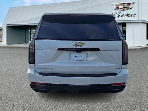 Used 2025 Cadillac Escalade ESV Sport Platinum w/ LPO, Floor Liner Package AWD/4WD image 4