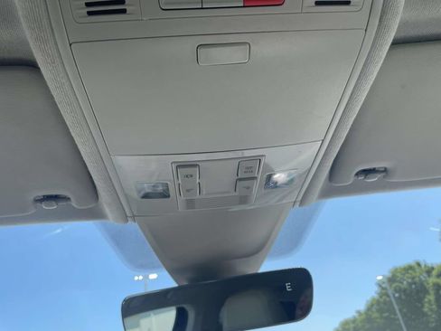 Certified 2023 Volkswagen Tiguan SE FWD image 24