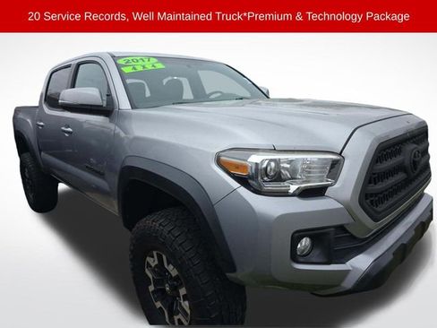 Used 2017 Toyota Tacoma TRD Off-Road w/ Premium & Technology Package image 4