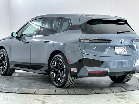 Used 2023 BMW iX xDrive50 w/ Sport Package image 6