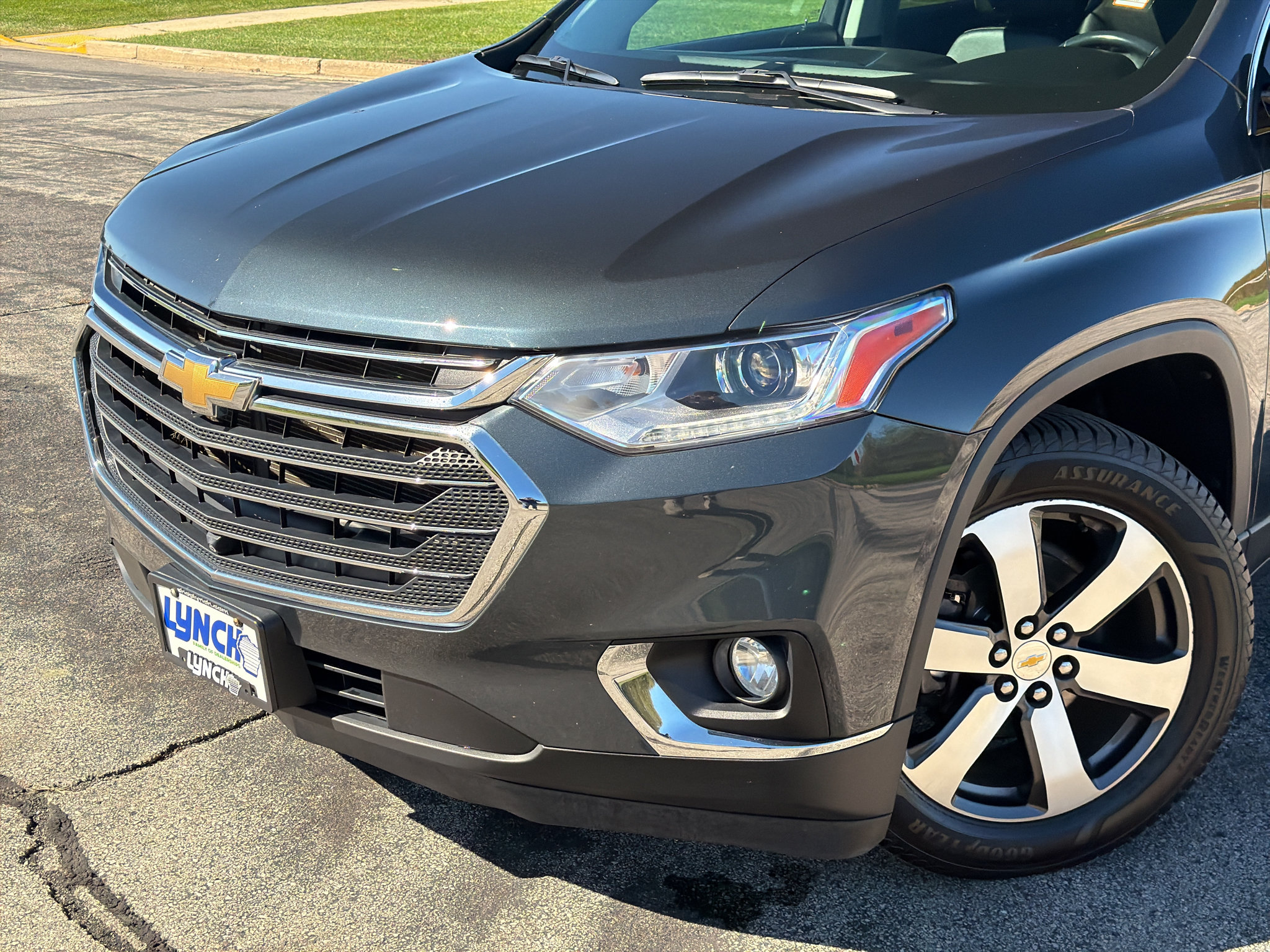 Used 2020 Chevrolet Traverse LT w/ LT Premium Package AWD/4WD image 8