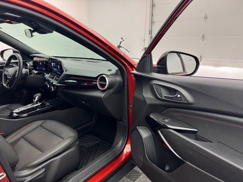 Used 2024 Chevrolet Trax RS w/ Driver Confidence Package image 31