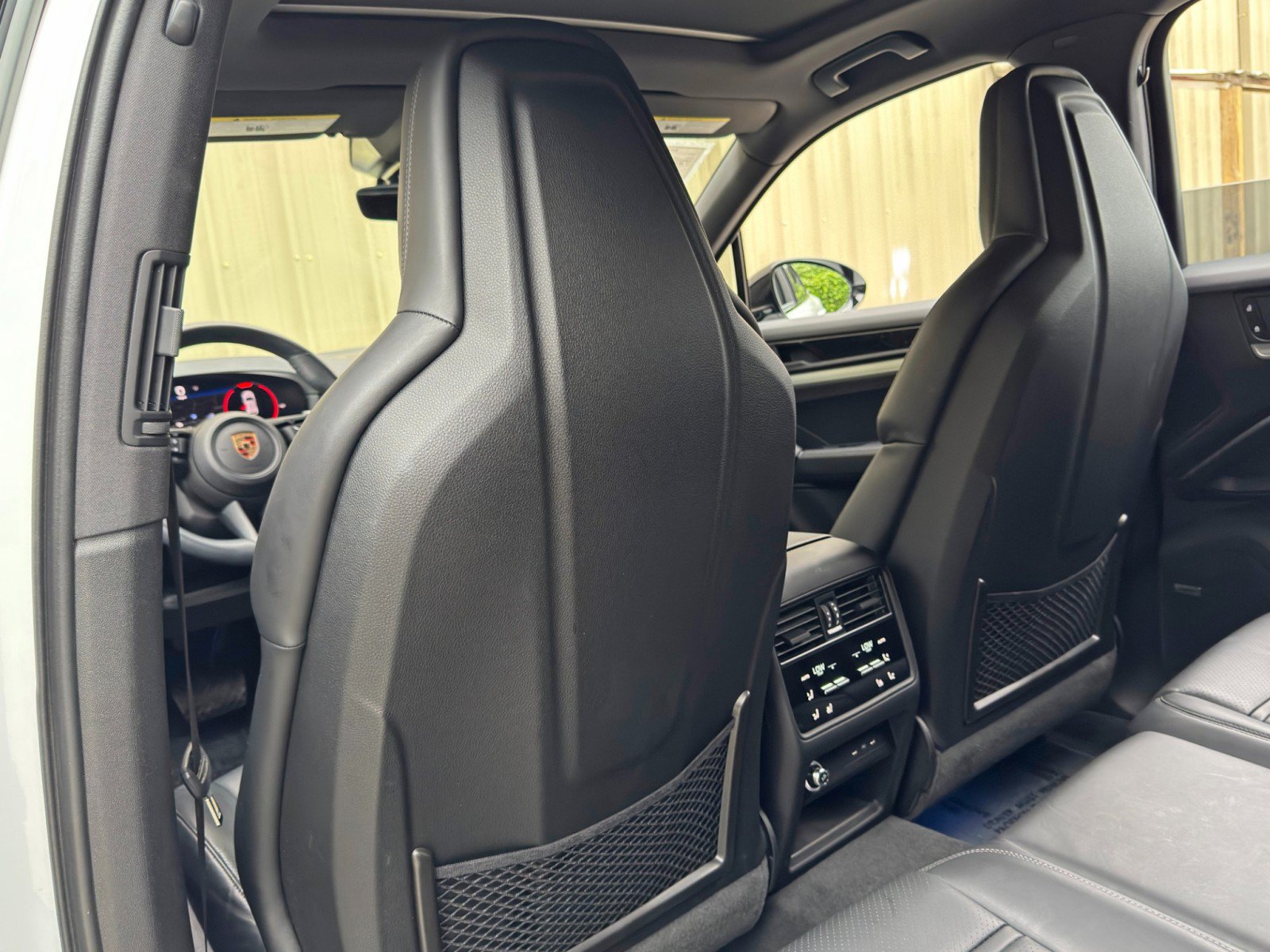 Used 2024 Porsche Cayenne AWD/4WD image 38