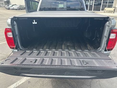 Used 2024 GMC Canyon AT4X AWD/4WD image 17