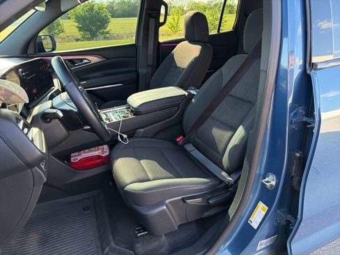 Used 2024 Chevrolet Traverse LS w/ Midnight/Sport Edition image 12