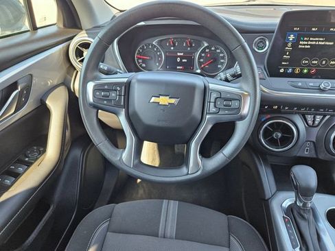 Used 2025 Chevrolet Blazer LT AWD/4WD image 23