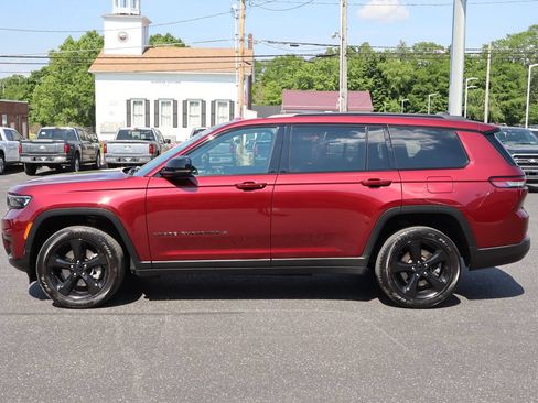 Used 2024 Jeep Grand Cherokee L Altitude AWD/4WD image 18