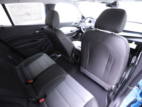 New 2026 Chevrolet Trax LT image 12