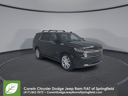 Used 2023 Chevrolet Tahoe High Country AWD/4WD image 3