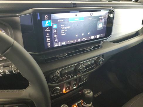 Used 2025 Jeep Wrangler Sport image 18