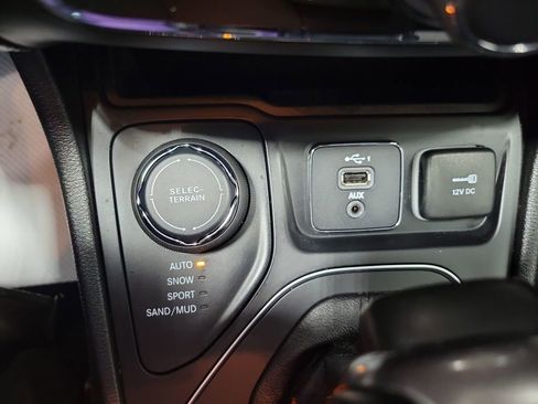 Used 2021 Jeep Cherokee Latitude Lux image 44