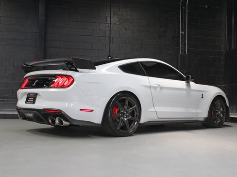Used 2021 Ford Mustang Shelby GT500 w/ Carbon Fiber Track Pack RWD image 93