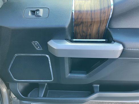 Used 2019 Ford F150 Lariat image 40