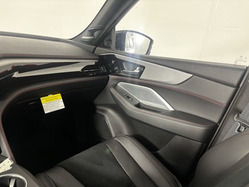 Used 2025 Acura MDX A-Spec image 41