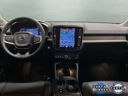 Used 2025 Volvo XC40 B5 Core image 12