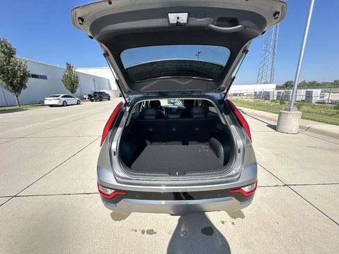 Used 2023 Kia Niro EX Touring FWD image 26