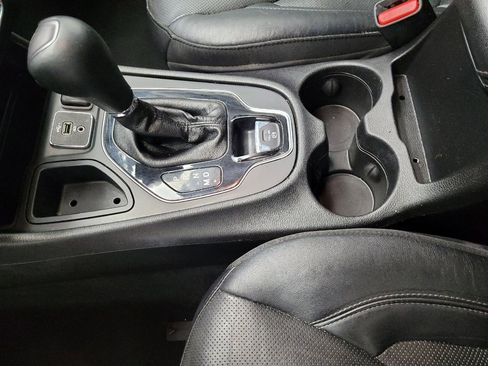 Used 2020 Jeep Cherokee Limited image 26