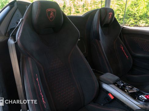 Used 2018 Lamborghini Huracan Performante image 31