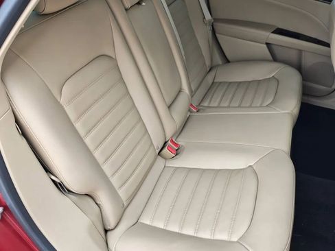 Used 2013 Ford Fusion SE FWD image 16