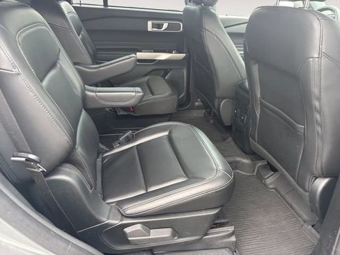 Used 2023 Ford Explorer XLT w/ Equipment Group 202A AWD/4WD image 13