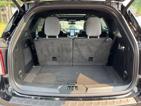 Used 2023 Ford Explorer ST w/ Technology Package image 8