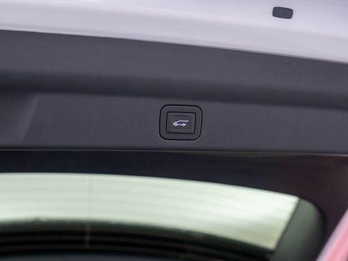 New 2025 Cadillac Escalade IQ Sport 1 w/ LPO, ONYX Package image 32