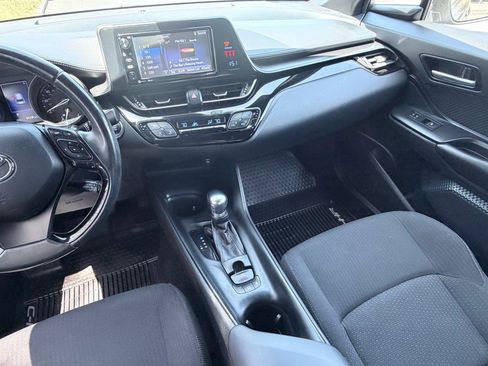 Used 2018 Toyota C-HR XLE FWD image 11