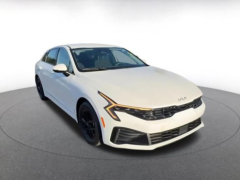 Used 2025 Kia K5 LXS image 3