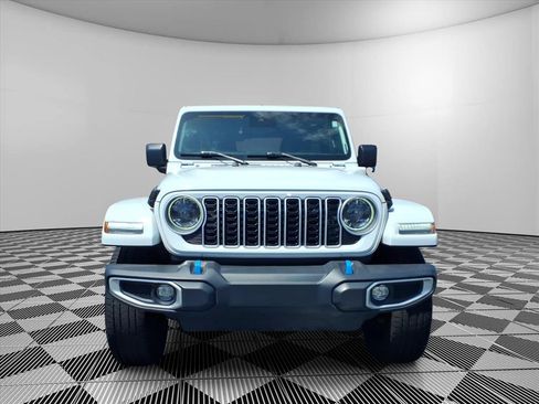 Used 2024 Jeep Wrangler Unlimited Sahara AWD/4WD image 2