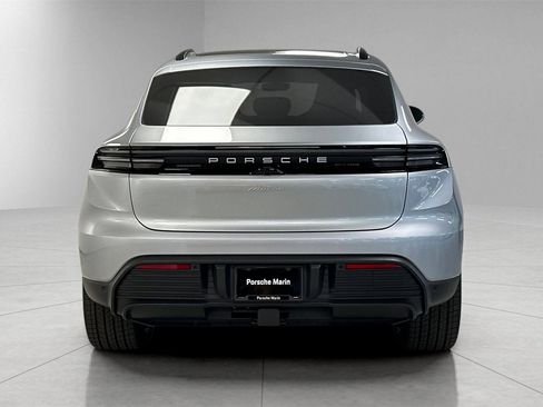 New 2025 Porsche Macan Electric image 7