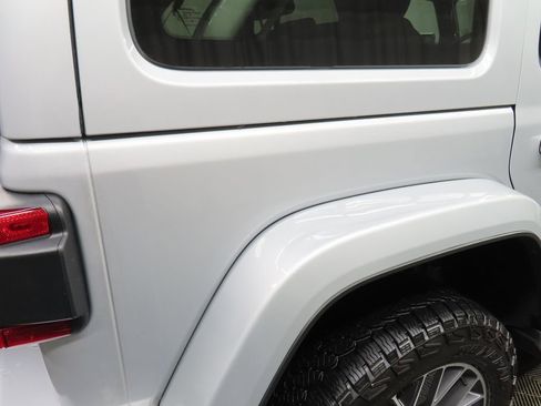 Used 2024 Jeep Wrangler High Altitude image 32