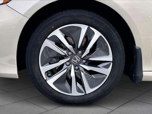 Used 2020 Honda Accord Touring image 10