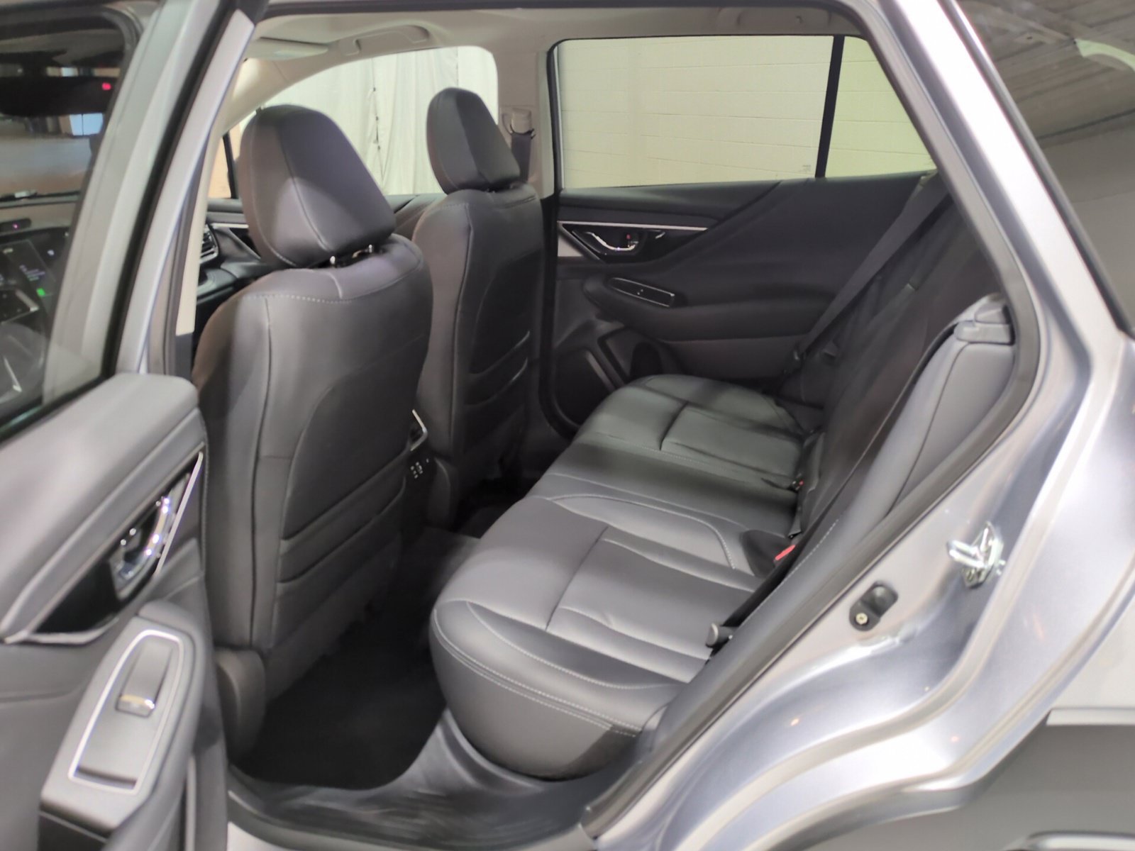 Used 2025 Subaru Outback Limited XT w/ Popular Package #2 AWD/4WD image 15