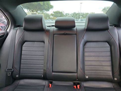 Used 2018 Volkswagen Jetta GLI image 5