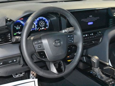 Used 2025 Toyota Camry XSE FWD image 2