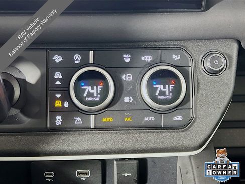 Used 2024 Land Rover Defender 130 X-Dynamic SE image 16