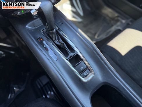 Used 2018 Honda HR-V LX image 25