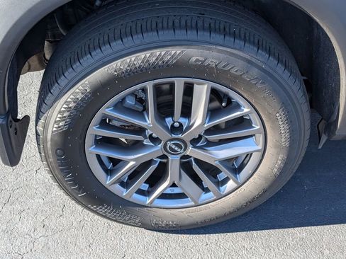 Used 2023 Nissan Rogue S image 37