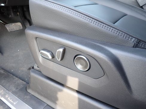 New 2026 GMC Yukon Denali w/ Sun & Power Step Package image 19