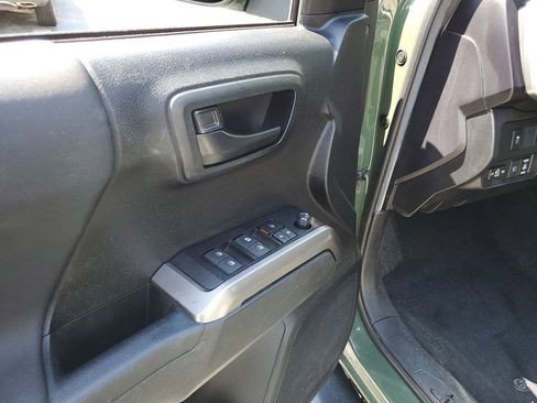 Used 2021 Toyota Tacoma SR5 w/ Trail Edition image 19