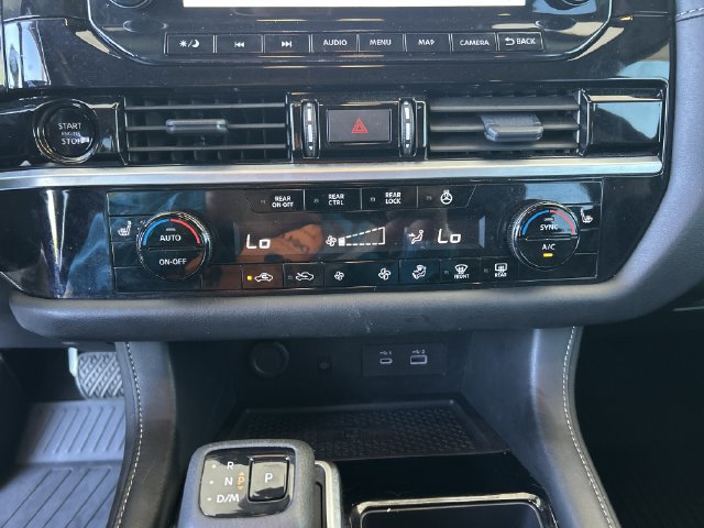 Used 2025 Nissan Pathfinder SL FWD image 26