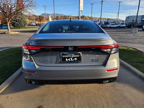 Used 2024 Honda Accord Touring image 6