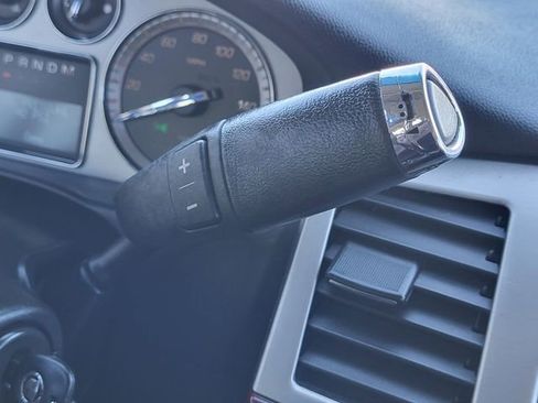 Used 2013 Cadillac Escalade Premium image 24