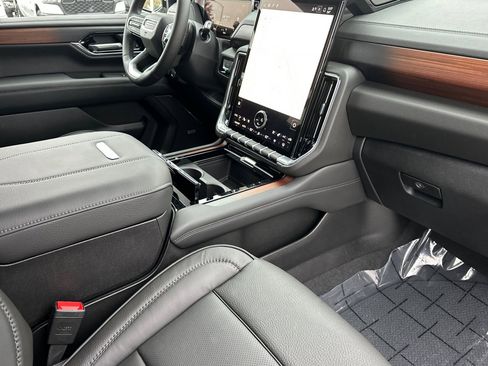 New 2026 GMC Yukon XL Denali image 18