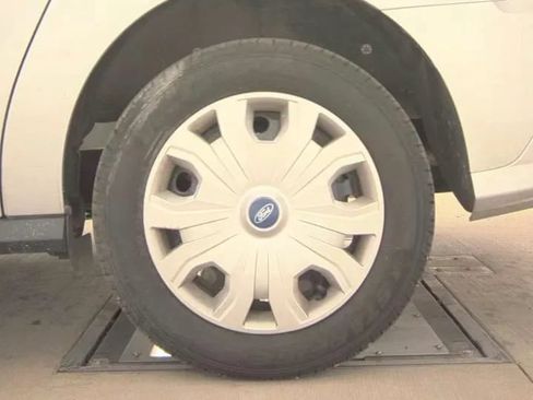 Used 2021 Ford Transit Connect XLT FWD image 12