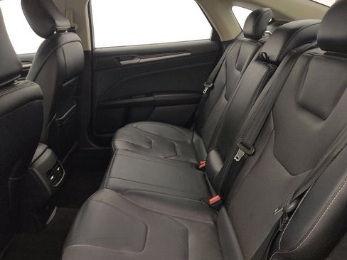 Used 2020 Ford Fusion Titanium AWD/4WD image 18