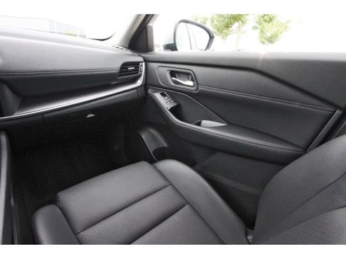 Certified 2025 Nissan Rogue SV w/ SV Premium Package FWD image 14