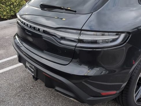 Certified 2025 Porsche Macan w/ Premium Package Plus AWD/4WD image 8
