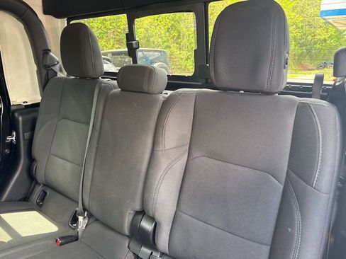 Used 2021 Jeep Gladiator Sport AWD/4WD image 18