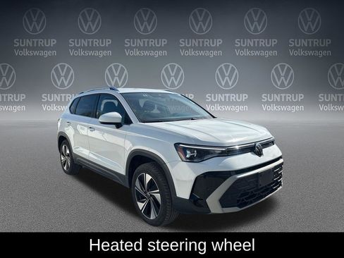 Used 2025 Volkswagen Taos SE AWD/4WD image 9
